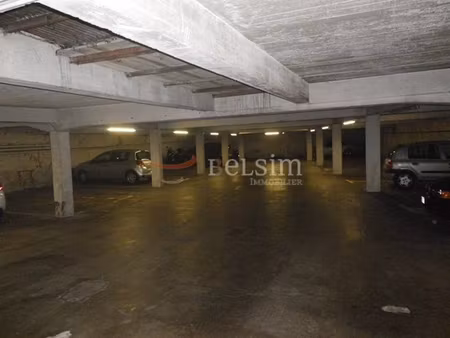sablon : parking en sous-sol