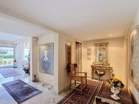grand 4 pieces luxueux dans residence de prestige