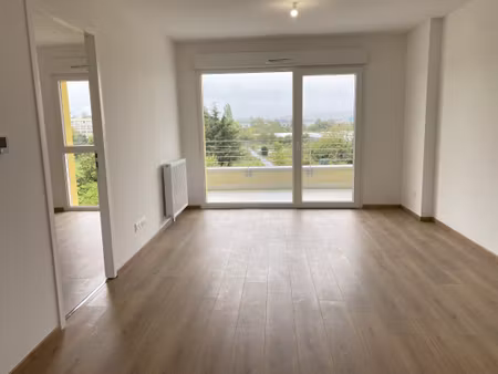 appartement t2 avec balcon et parking à metz