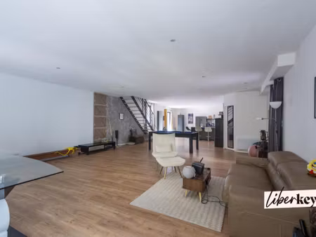 maison de ville d'exception avec patio  terrasse  garage et stationnements – cœur de salon