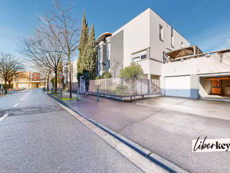 duplex de 80 m² avec terrasse – 3 chambres – box fermé