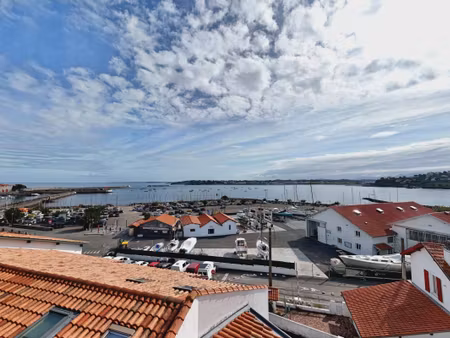 t3 65 m2 avec vue mer et vue montagne et garage