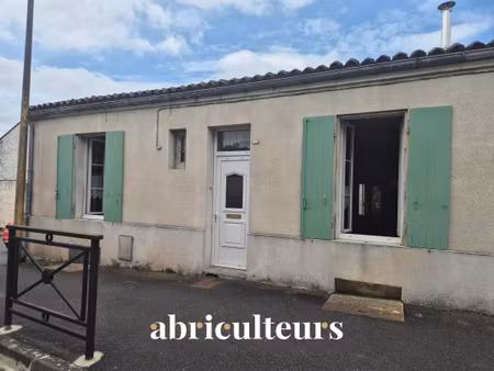 maison de ville de plein pied d'environ 80m² en vente à cognac (16100)