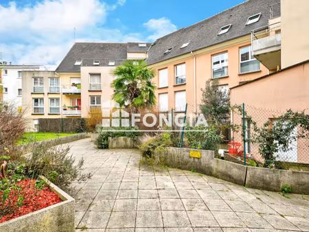 pontoise appartement dans residence securisee a 3 minutes du rer c avec balcon et parking