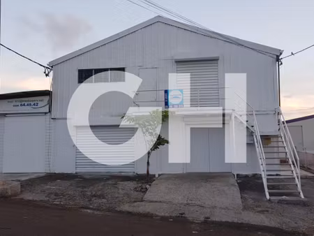 location : beau local commercial de 65m² à ducos – disponible dès le 01/09/2026