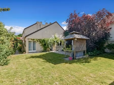 maison de 8 pièces de luxe en vente à saint-prix  île-de-france