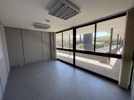 bureau de prestige en location puget-sur-argens  provence-alpes-côte d'azur