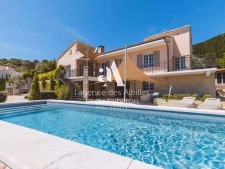 maison de luxe de 10 pièces en location à goult  provence-alpes-côte d'azur