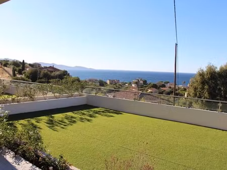 appartement de prestige de 46 m2 en location saint-florent  corse