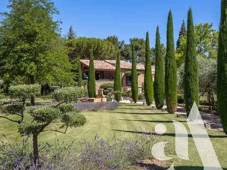 luxury 14 pièces farmhouse en location oppède le vieux  france