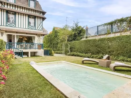 villa de luxe de 9 pièces en location deauville  normandie