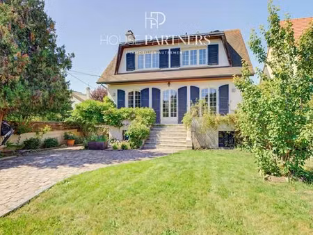 maison de luxe de 6 pièces en location à chatou  île-de-france