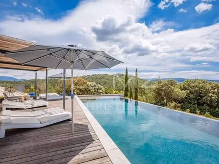 maison de 14 pièces de luxe en location à roussillon  france