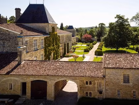 prestigieux château de 1798 m2 en vente - bordeaux  nouvelle-aquitaine