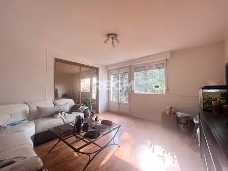 appartement de type t4 à pau avec ascenseur  balcon  garage