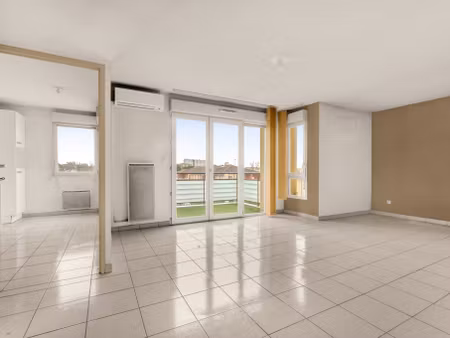 en exclusivité ! appartement t3 de 70 m2  situé au 3e étage