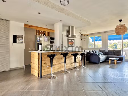 appartement rénové et meublé de type 3 avec balcon