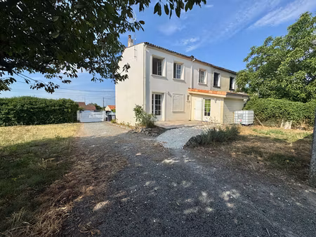 maison 5 pièces 105 m² à louer surgères 17700 ? | era immobilier