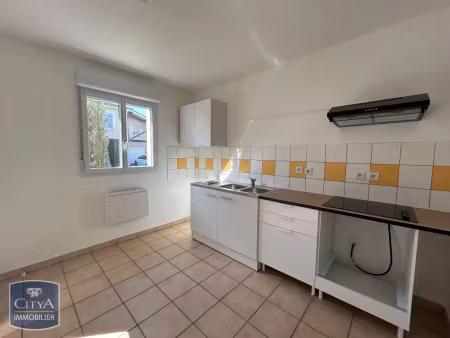 maison à louer 3 pièces 72.86 m² - mercuès (46) - 720€