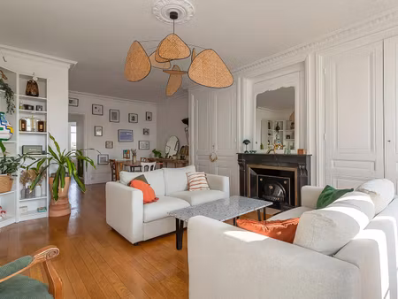 appartement traversant en dernier étage avec ascenseur