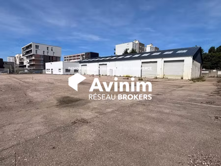 location local commercial