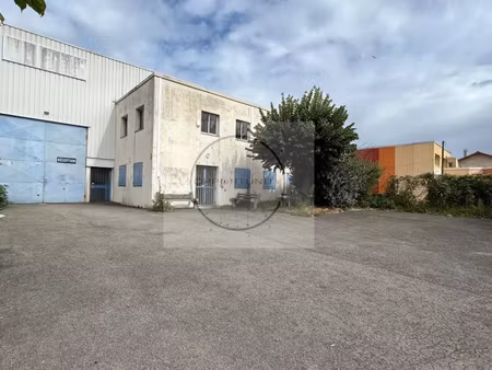 vente entrepôt 20 pièces