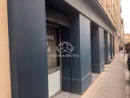 location local commercial