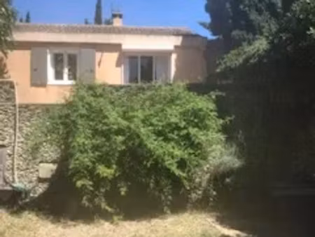 location appartement 3 pièces 65 m² à maillane (13910)  780 €