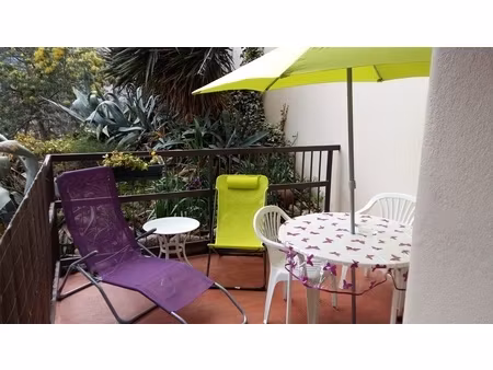 studio 30 m2  parking privatif  cave