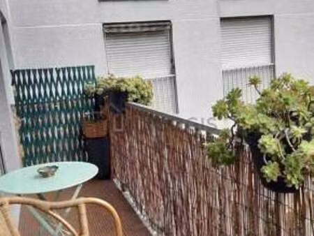 studio meublé avec terrasse et ascenseur