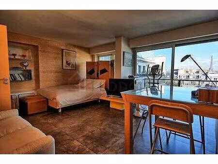 studio meublé avec terrasse  ascenseur et concierge