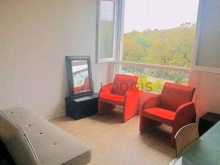 studio meublé avec ascenseur  concierge et local à vélos