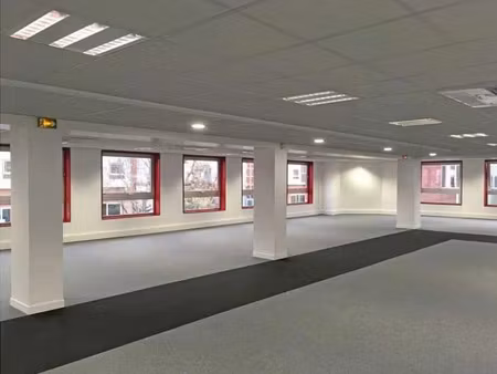 location bureau le pecq 2 914 m²