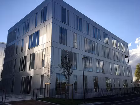 location bureau loos 622 m²