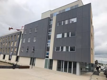 location commerce bezannes 285 m²