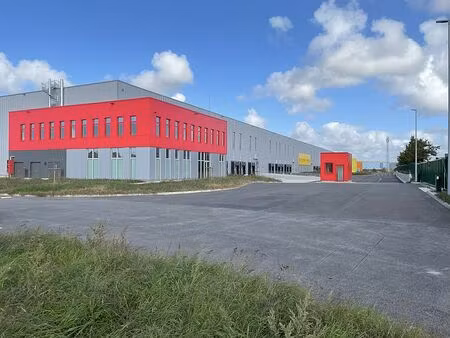 location entrepôt / local d'activités durtal 31 485 m²