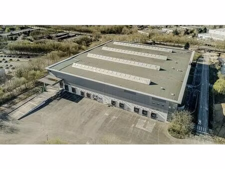 location entrepôt / local d'activités elancourt 14 720 m²