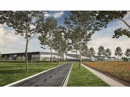 location entrepôt / local d'activités persan 43 765 m²