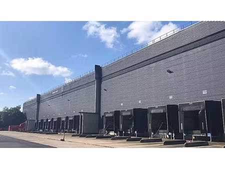 location entrepôt / local d'activités savigny le temple 7 540 m²