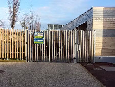 location parking 12 m² à pantin (93500)  90 €