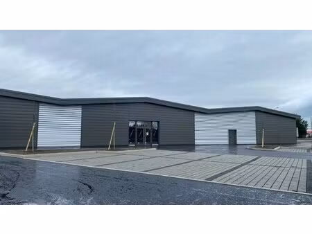 location local commercial