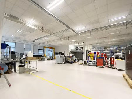 location local d'activités bagneux 2 258 m²