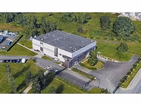 vente/location local d'activités beaucouze 2 379 m²