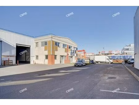 location local d'activités chilly mazarin 374 m²