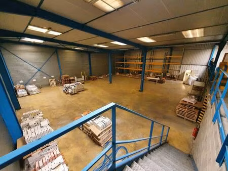 location local d'activités etampes 720 m²