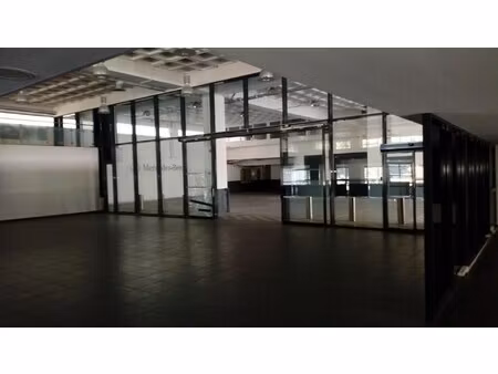 location local commercial