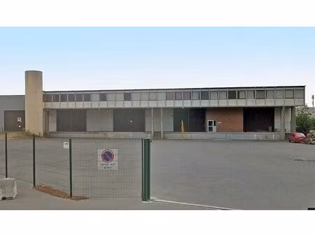 location local d'activités lesquin 1 700 m²