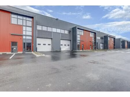 location local d'activités orly 2 462 m²