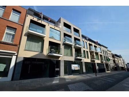 ruime casco handelsruimtes op toplocatie te ronse 167m2  ...