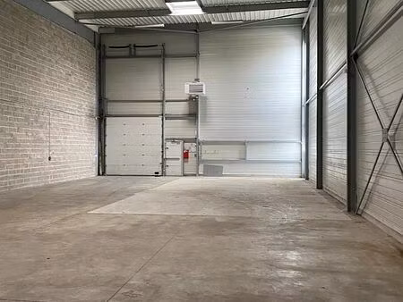 location local d'activités stains 500 m²